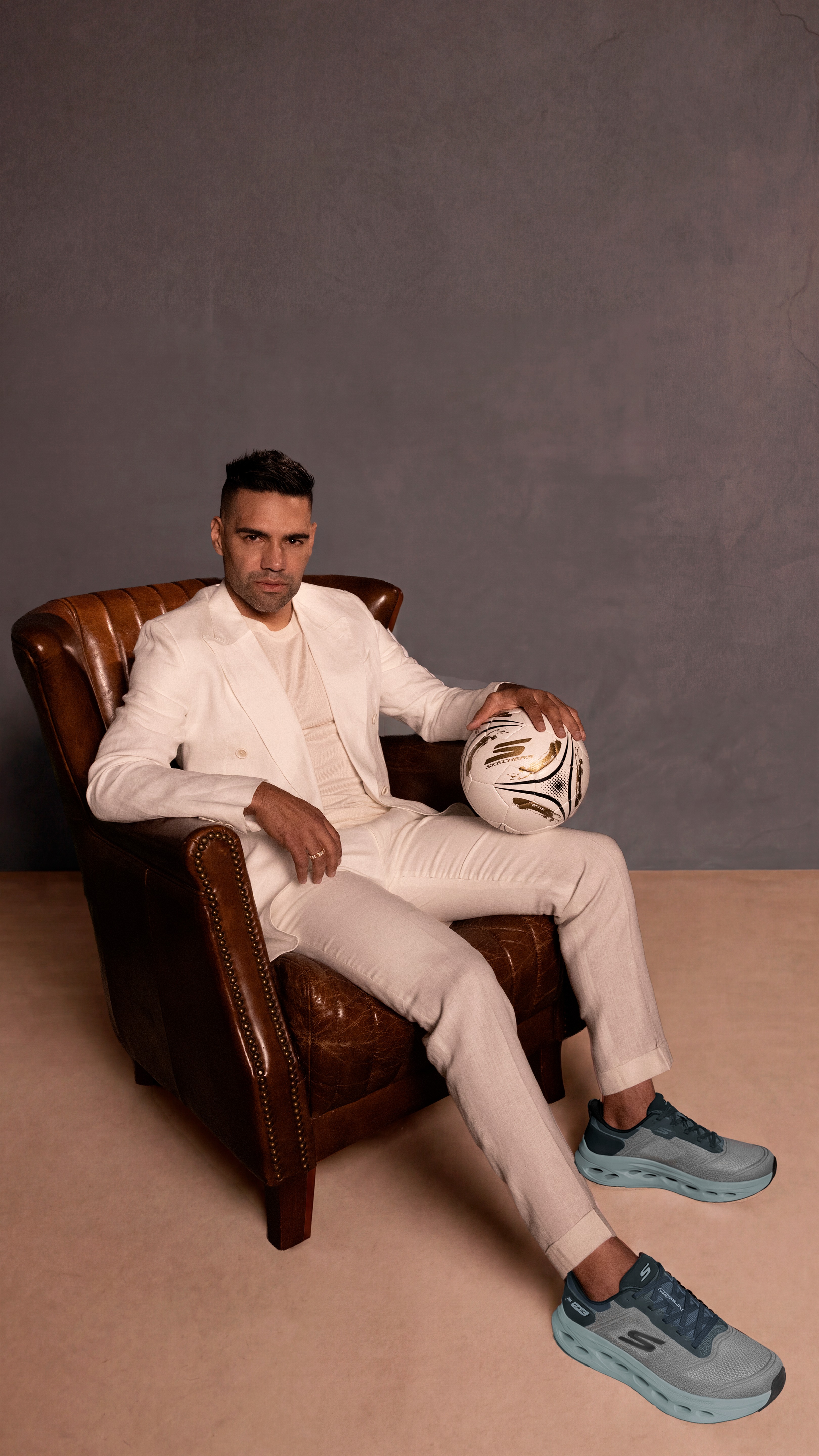 Colombian football legend Radamel Falcao García signs With S